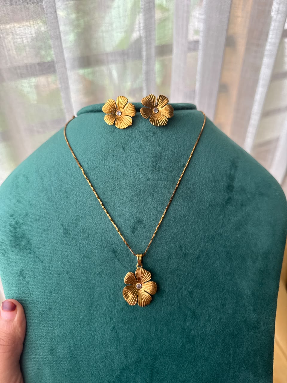 Flora Pendant Set HN495