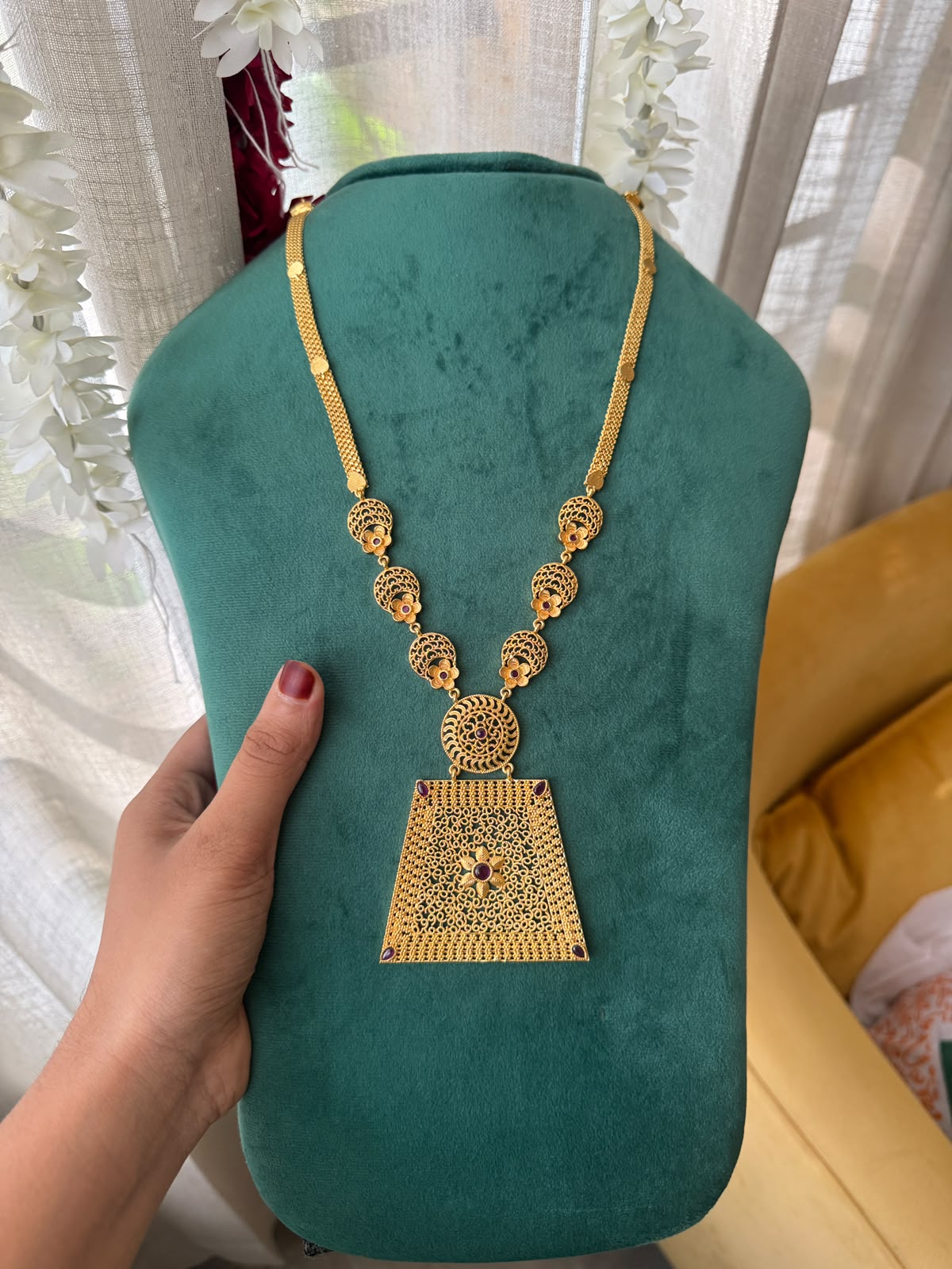Nayara Royal Pendant Necklace HN160