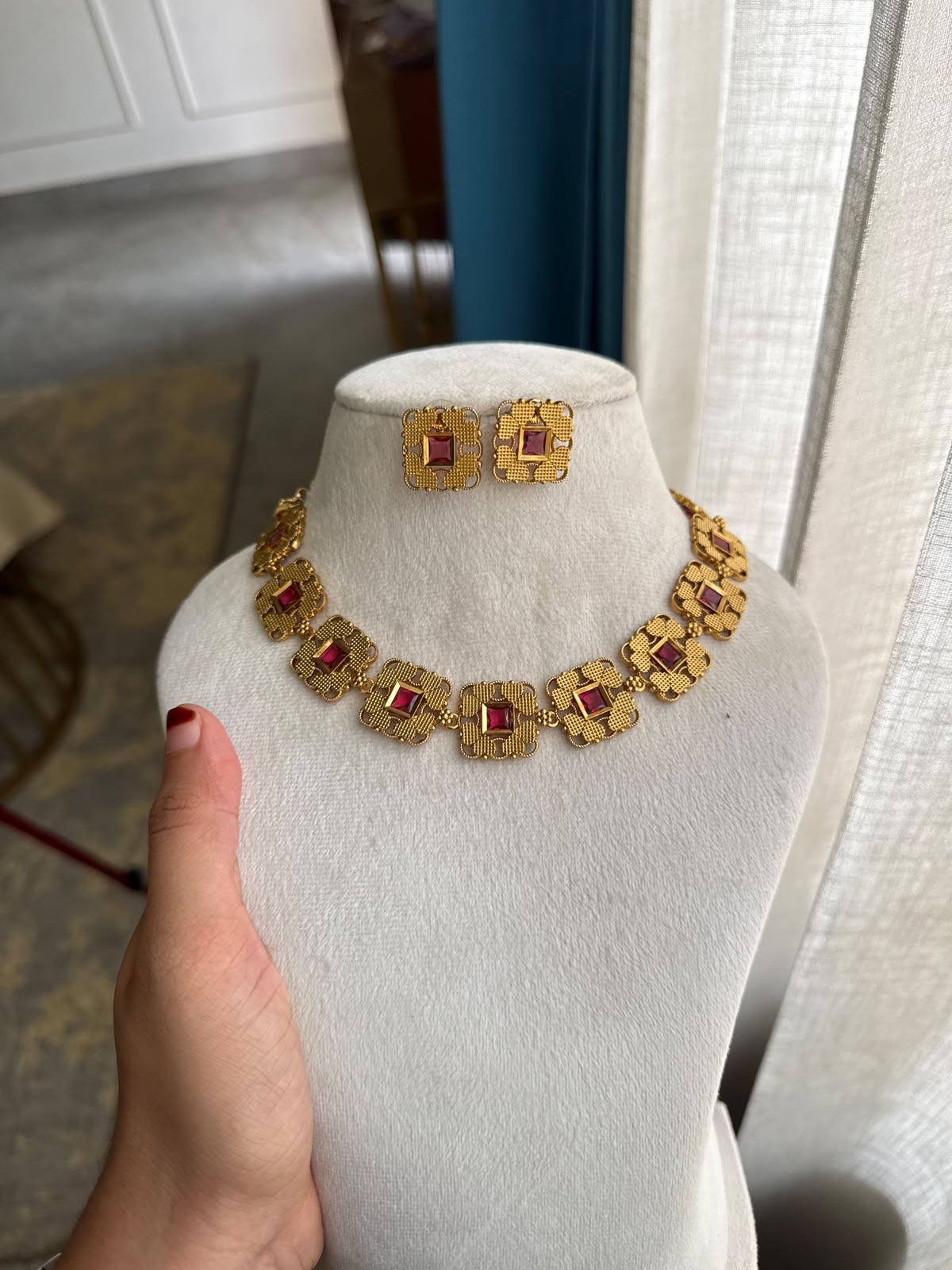 SQUARE FLORAL NECKLACE HH112