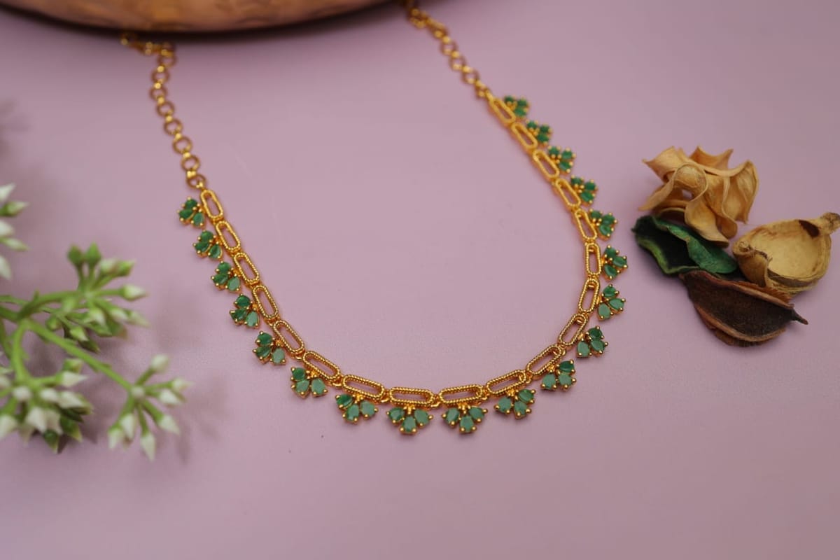 FLORAL STONED NECKLACE N800