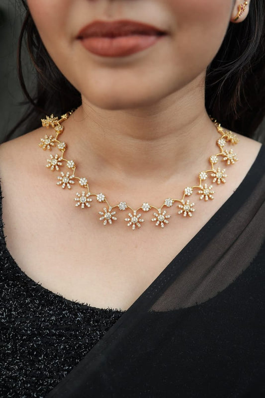 CRYSTAL BLOOM NECKLACE N917