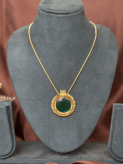 Royal Medallion Pendant Set NK242