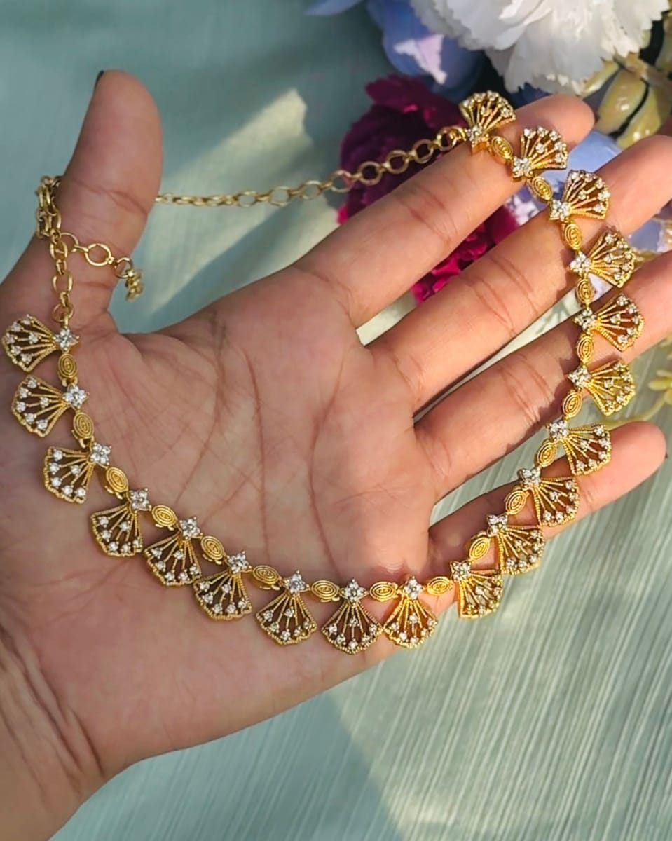 Floral Fan Traditional Necklace N517