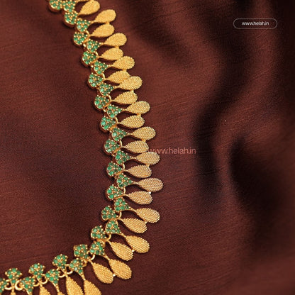Golden Leaf Pendant Long Necklace N457