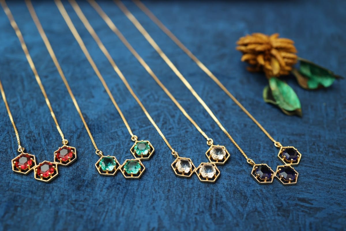 Hexagon Cut Long Chain LC77