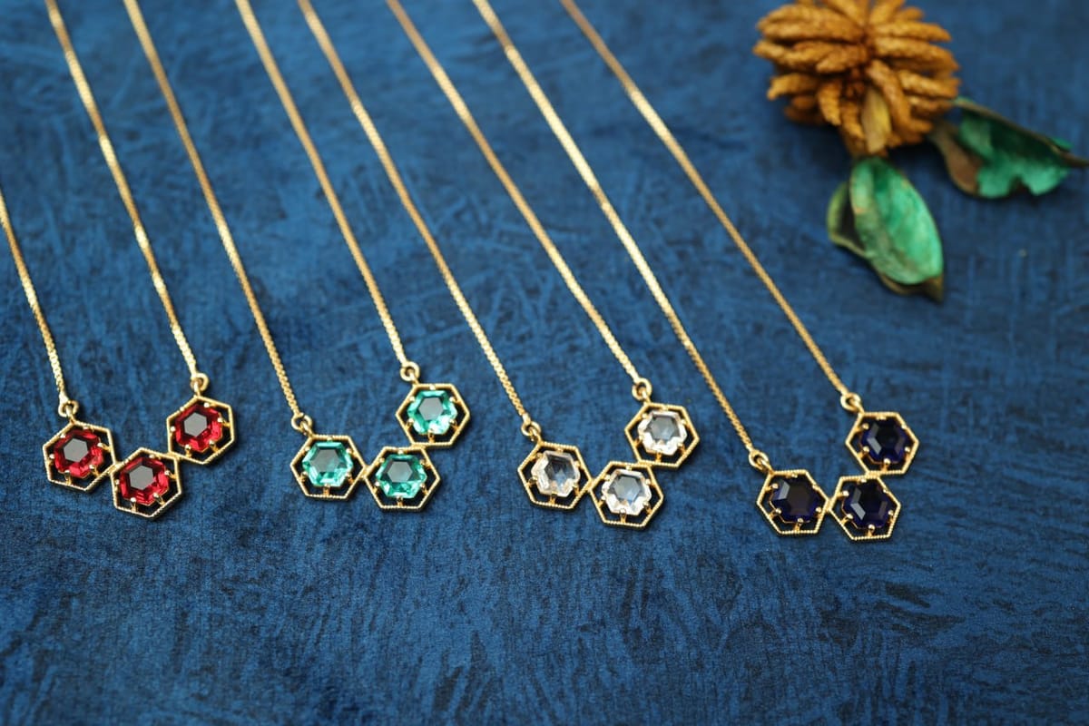 Hexagon Cut Long Chain LC77
