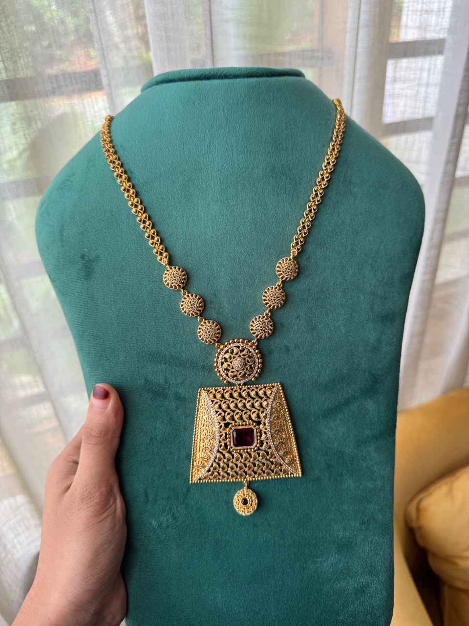 Royal Square Antique Haaram -HN49