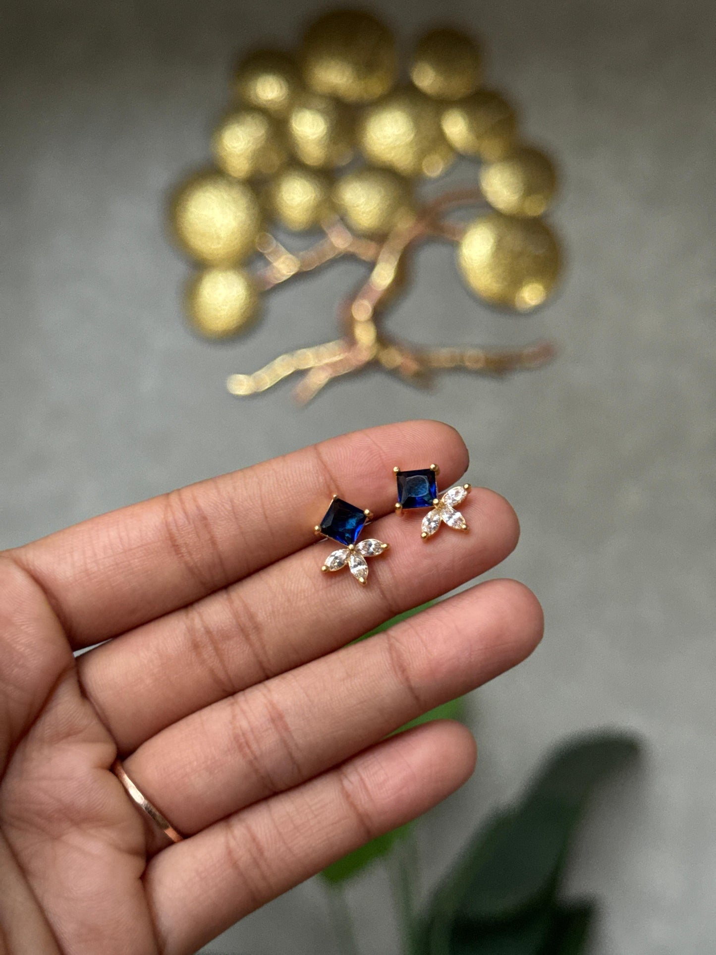 Blossom Spark Studs HK1243