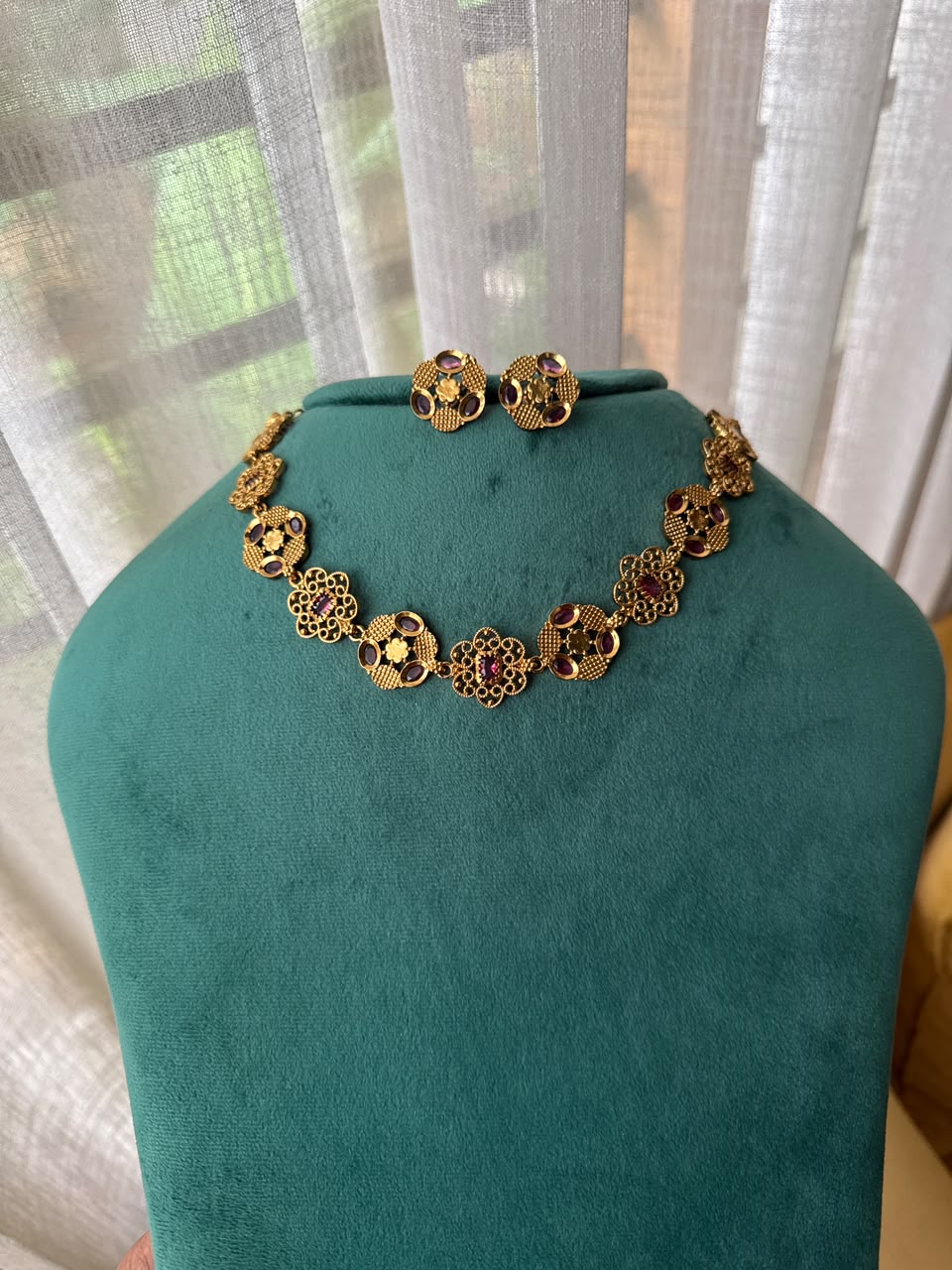 Floral round HH109