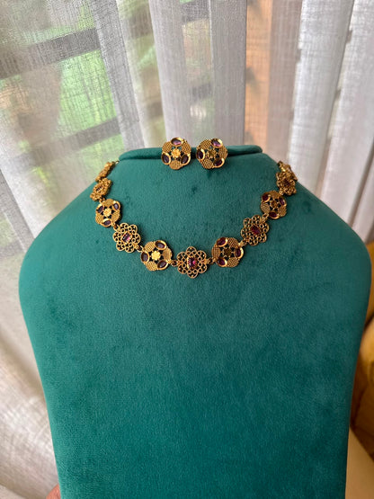 Floral round HH109