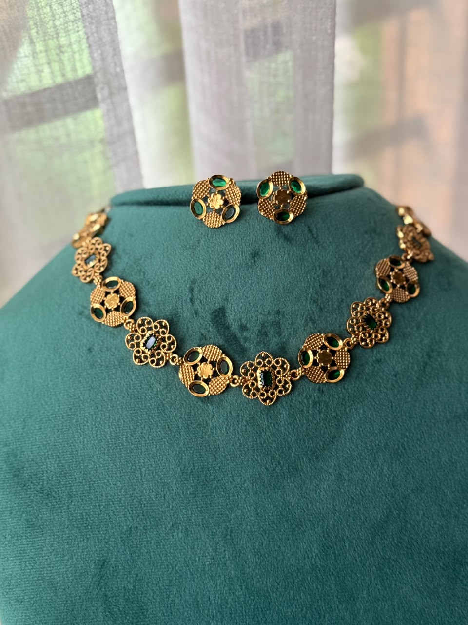Floral round HH109