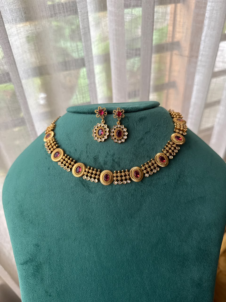 Oval peacock necklace HN164