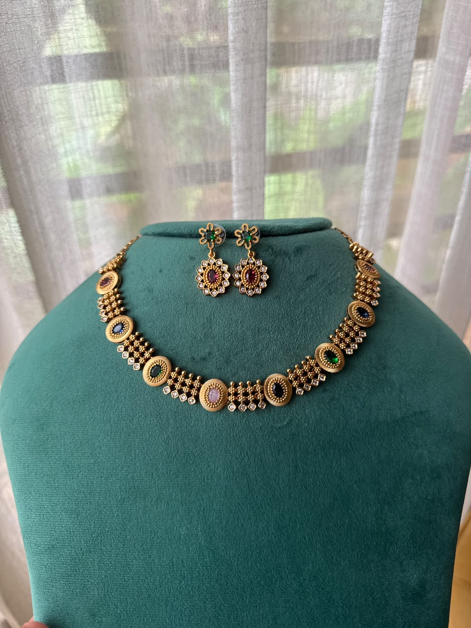 Oval peacock necklace HN164