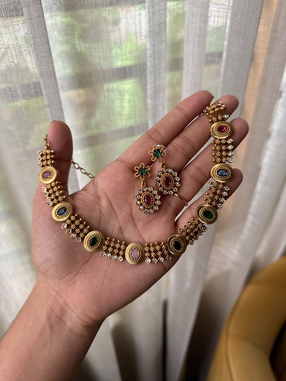 Oval peacock necklace HN164