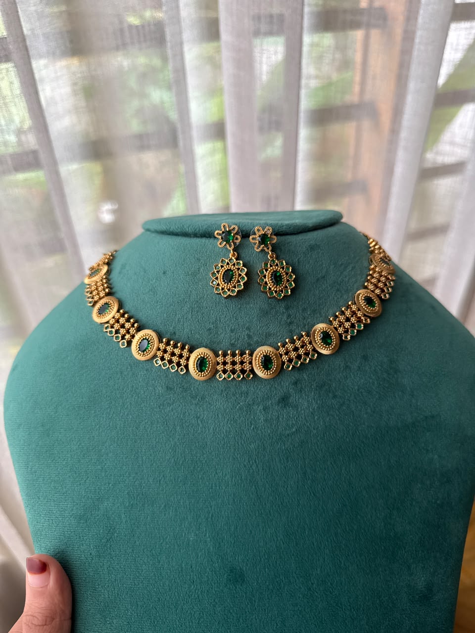 Oval peacock necklace HN164
