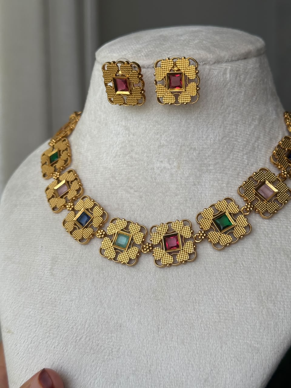 SQUARE FLORAL NECKLACE HH112
