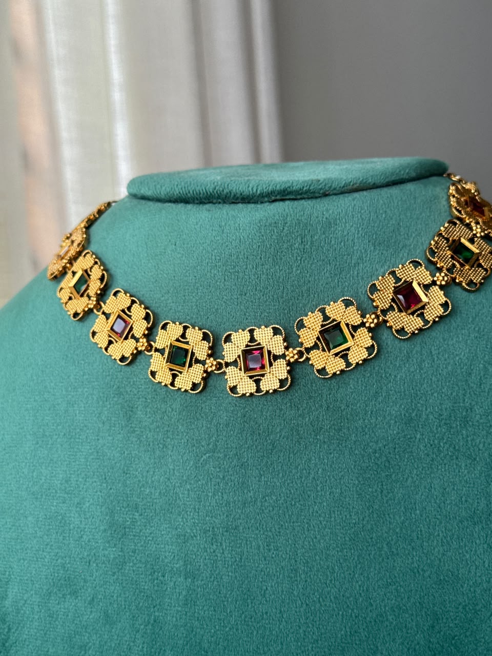 SQUARE FLORAL NECKLACE HH112