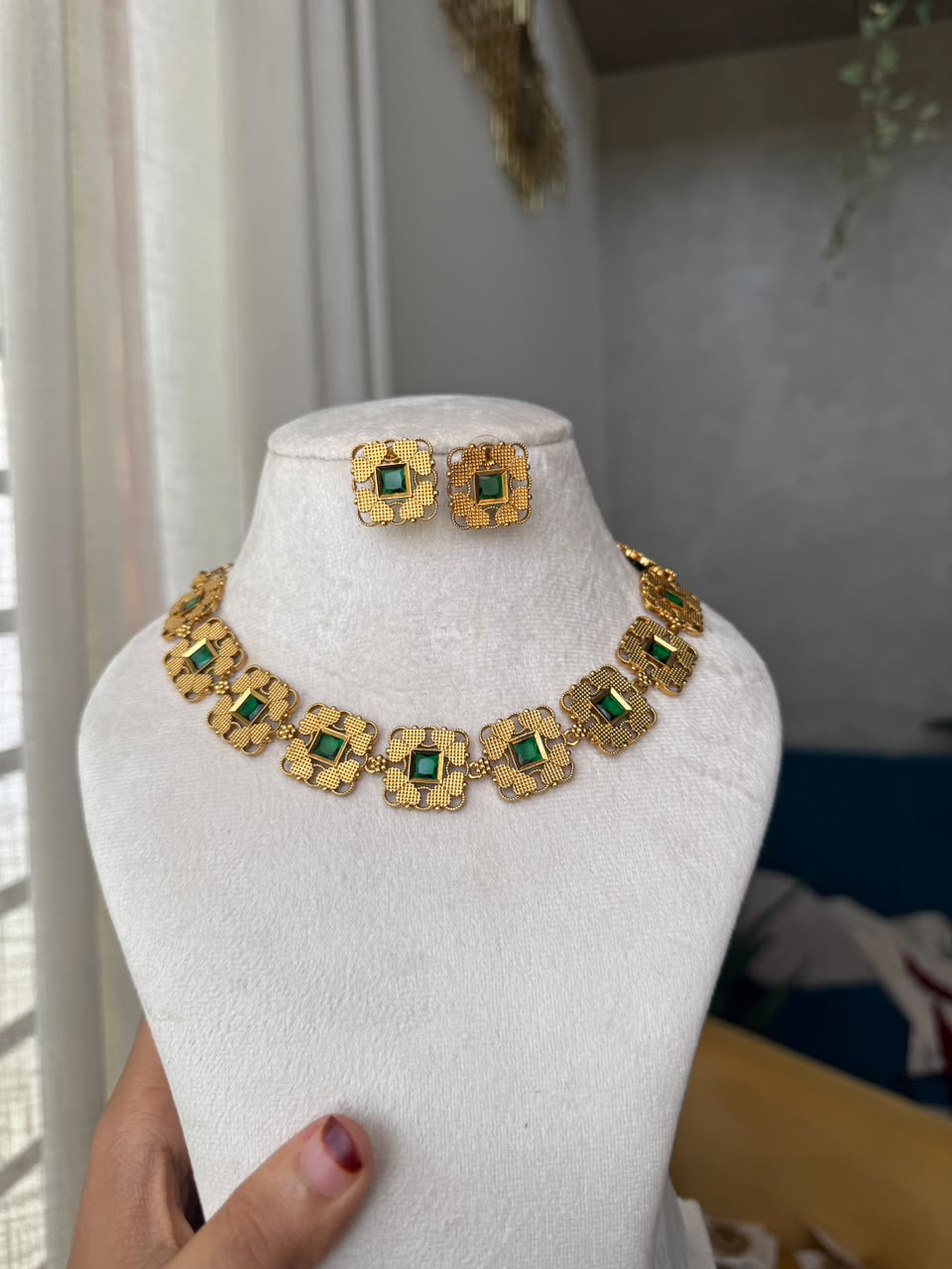 SQUARE FLORAL NECKLACE HH112