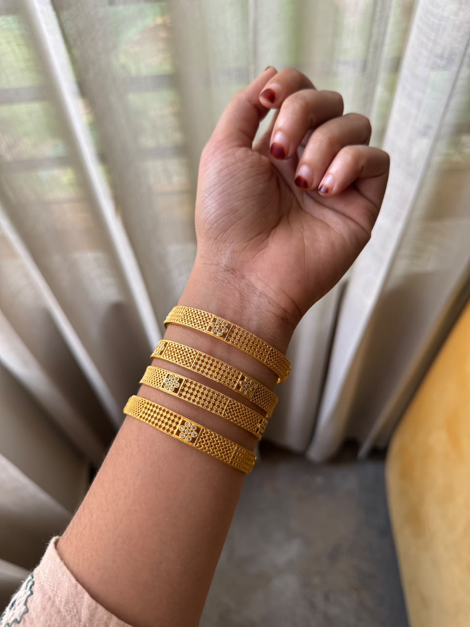 Veloura Gold Bangles HB103