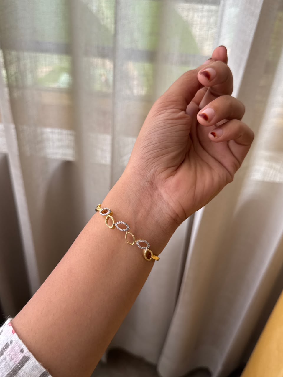 Leaf Diamond Lock Bangle HB104