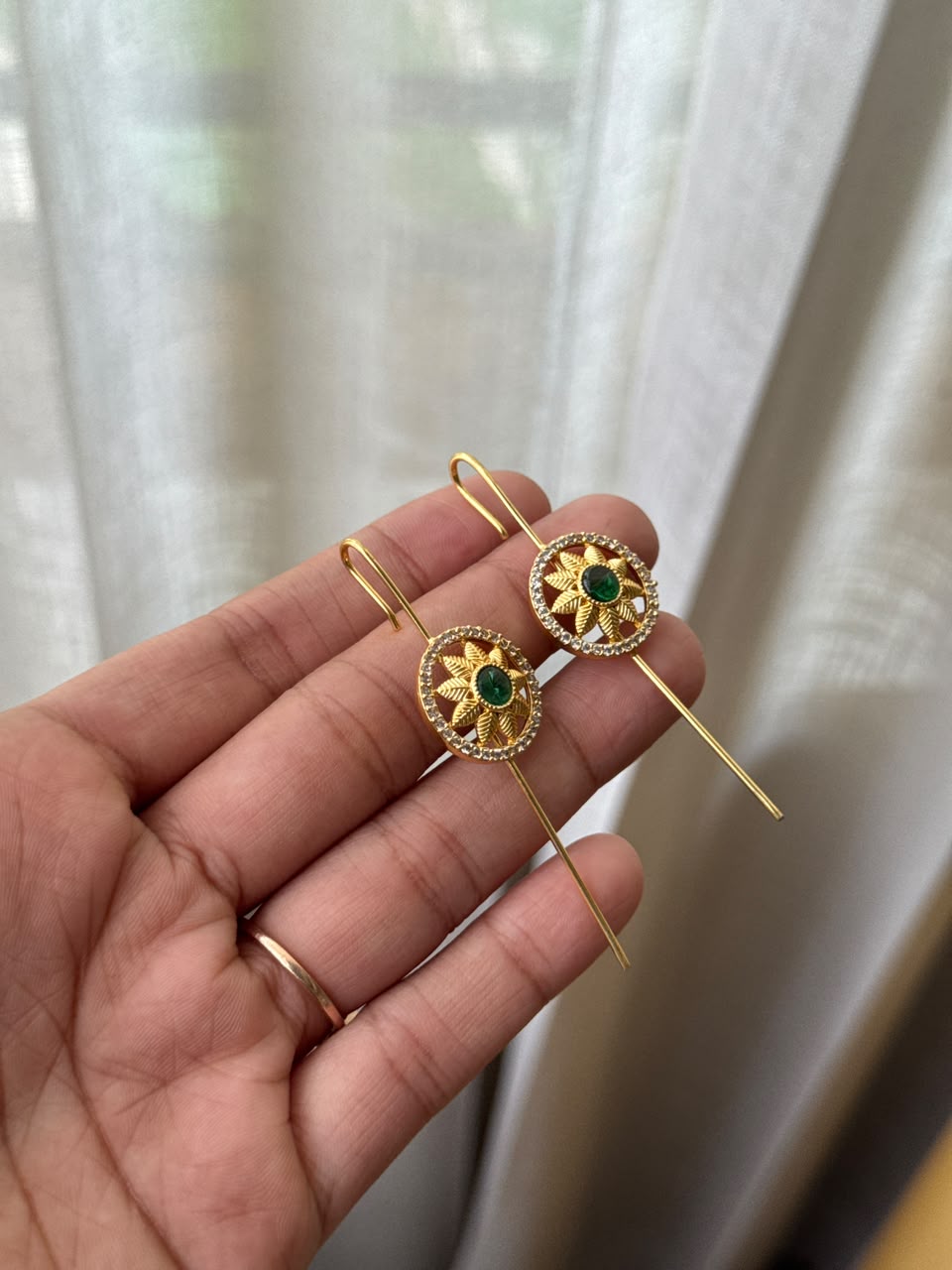 Round earcuff HK1147