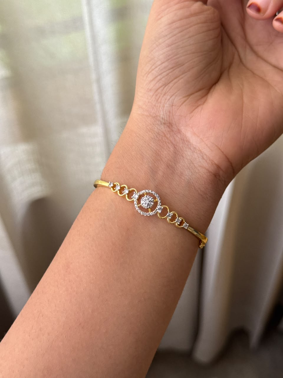round diamond lock bangleHB106