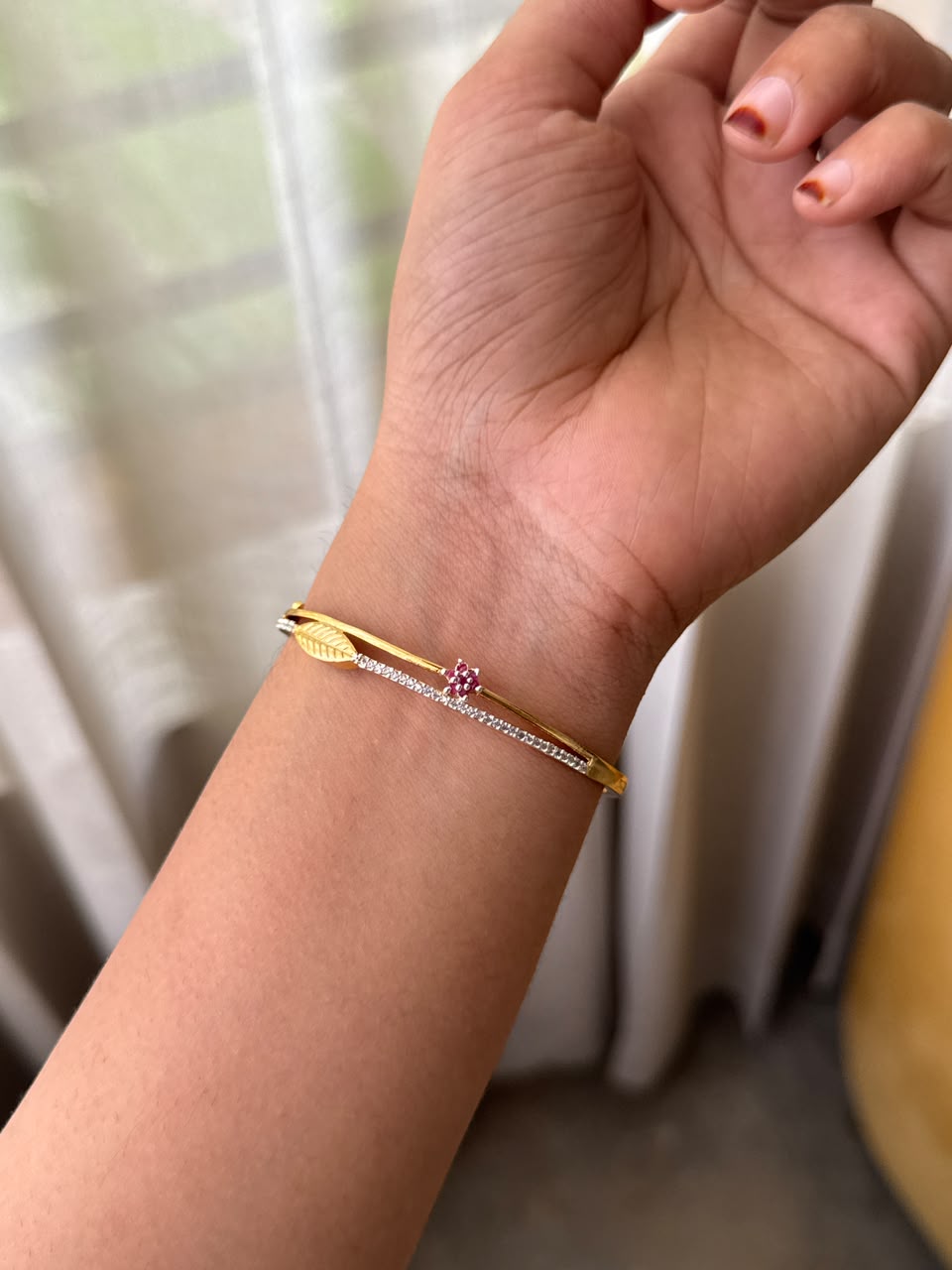 Floral leaf lock bangle HB107