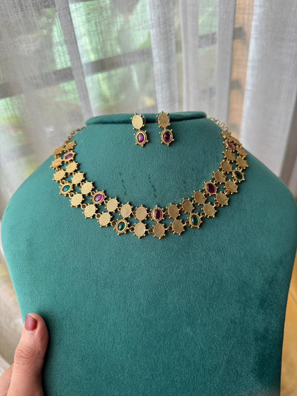 KEMP ANTIQUE OVAL NECKLACE H123