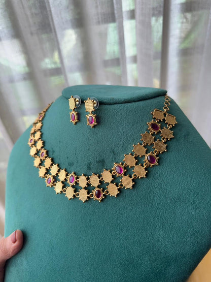 KEMP ANTIQUE OVAL NECKLACE H123