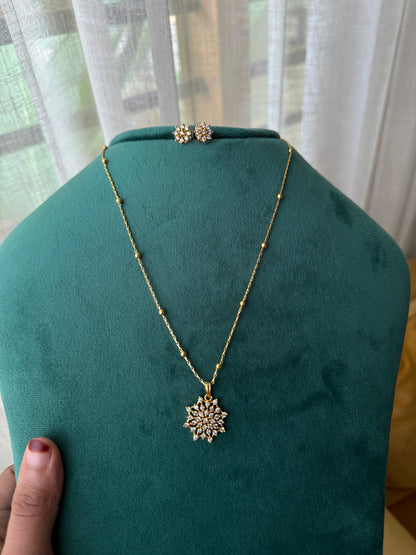 Diamond small floral lock chain HL15