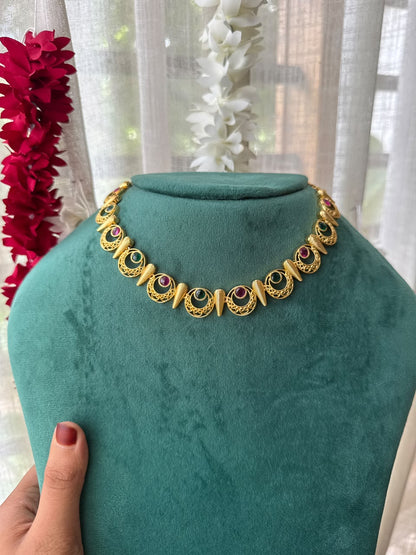 Aaradhya Emerald Choker HH131