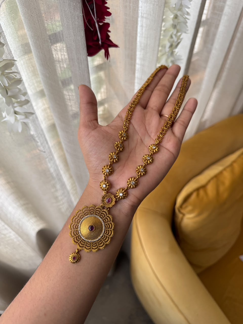 Round Flower Antique Haaram HH140