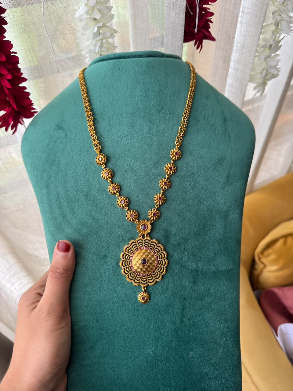 Round Flower Antique Haaram HH140