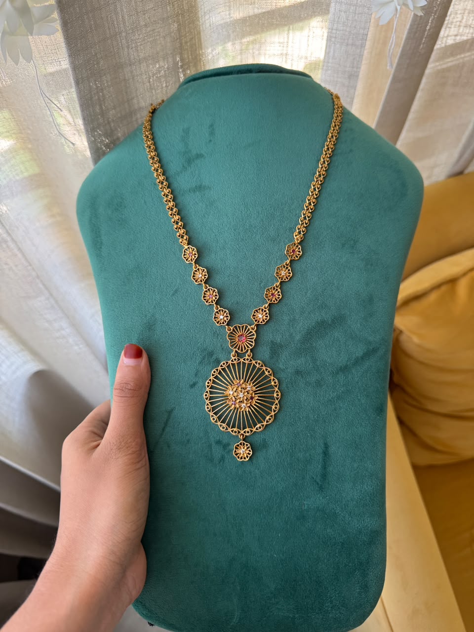 Round Floral Haaram HH141