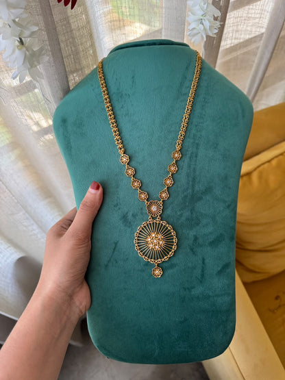 Round Floral Haaram HH141