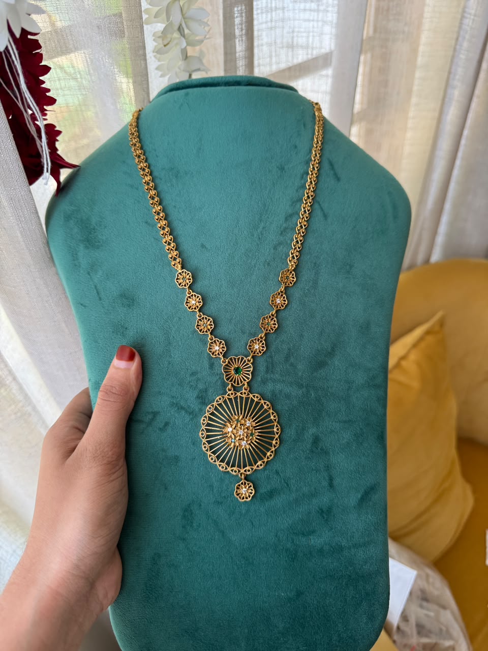 Round Floral Haaram HH141