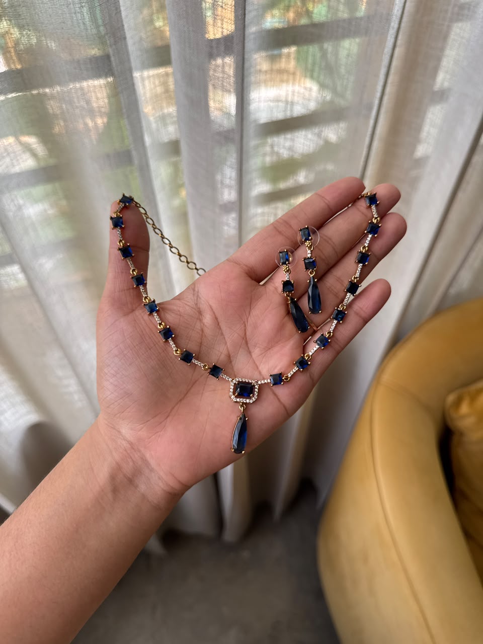 Royal AD drop necklace  HN487