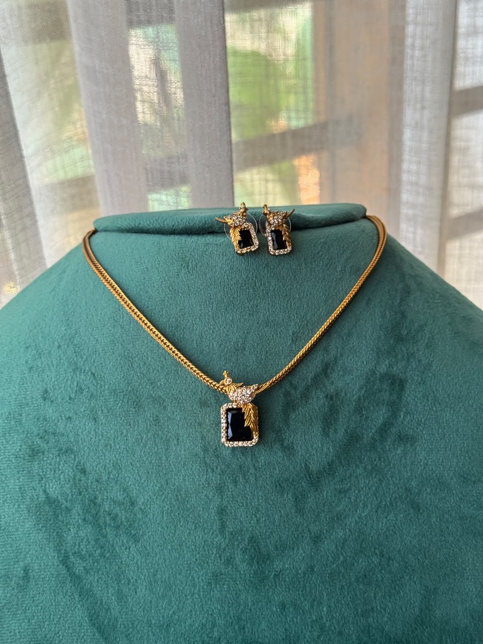 Bird locket necklace HH147