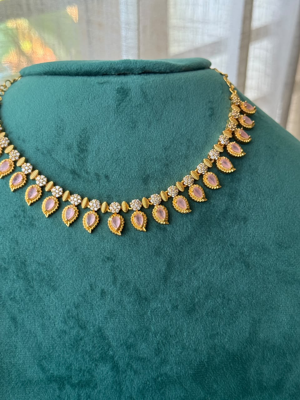 Mangoe Necklace Gold HH150
