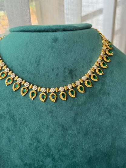 Mangoe Necklace Gold HH150