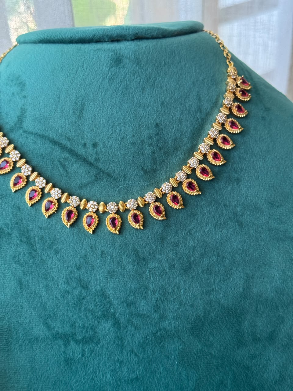 Mangoe Necklace Gold HH150
