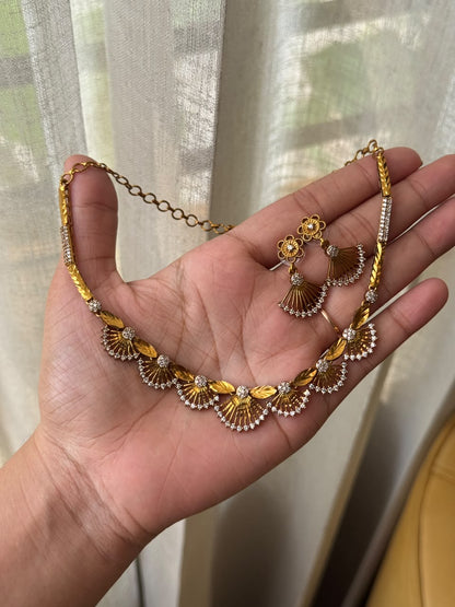 Kiara Floral Necklace HH152