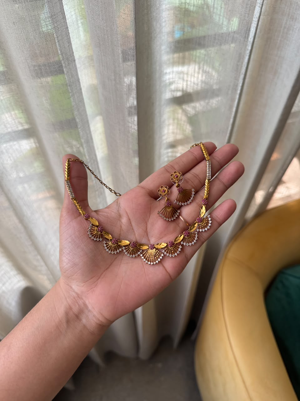 Kiara Floral Necklace HH152