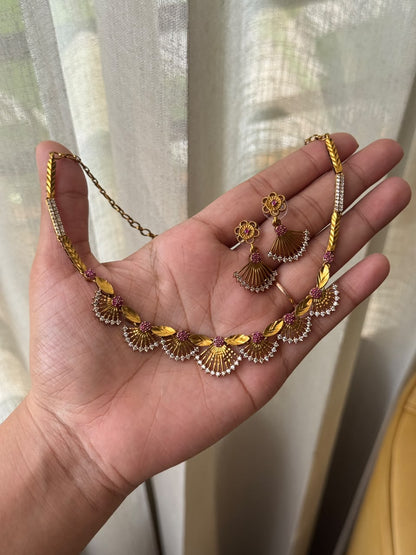 Kiara Floral Necklace HH152