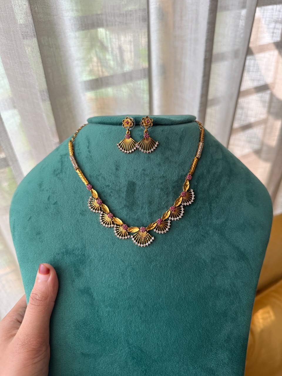 Kiara Floral Necklace HH152