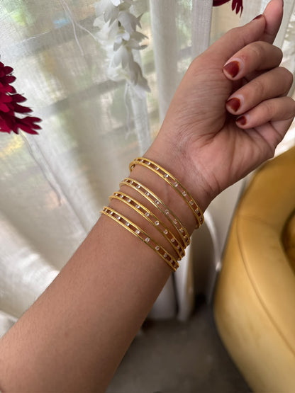 diamond replica gold plated bangle HB115