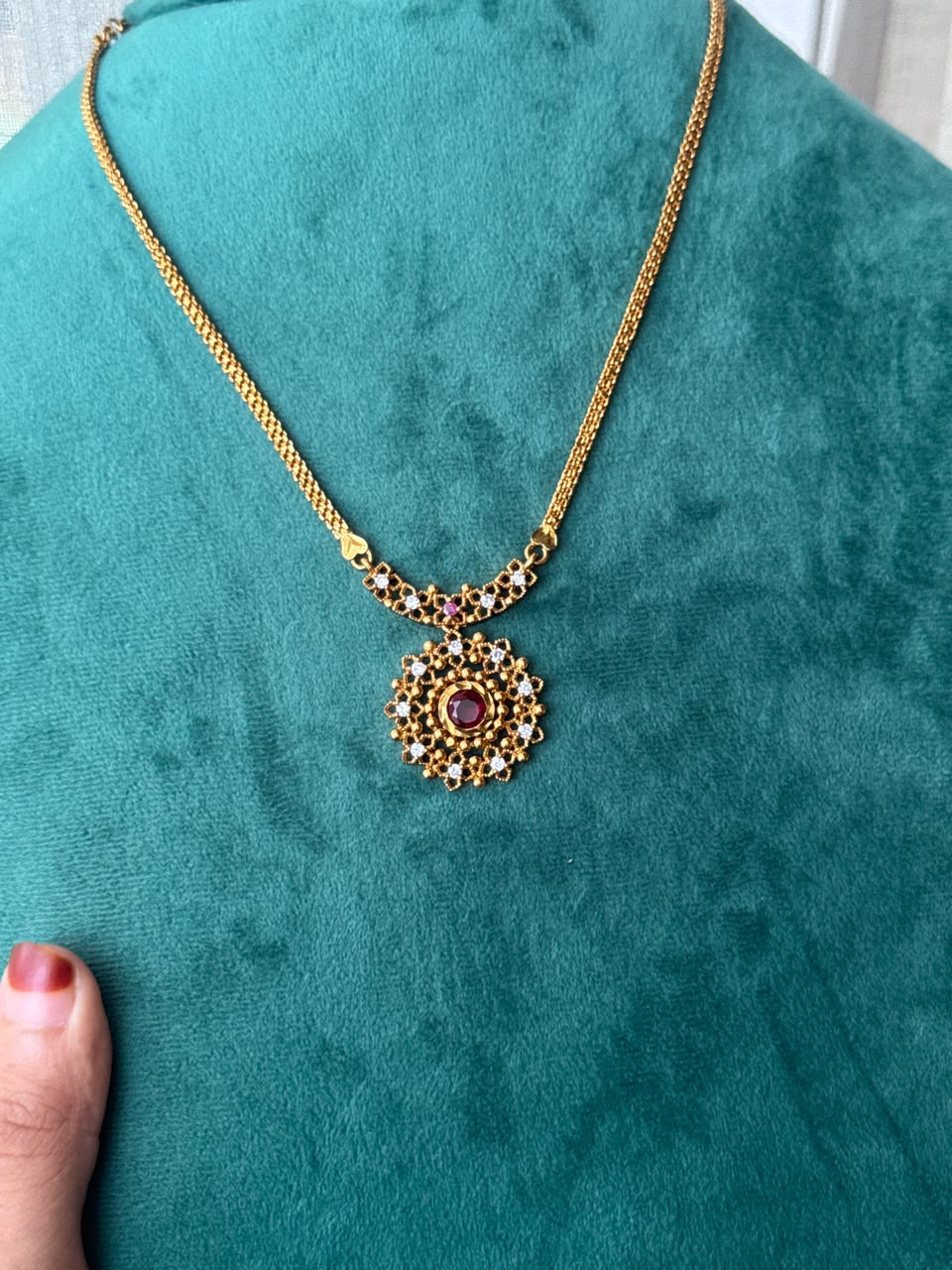 Floral Medallion Necklace HH173