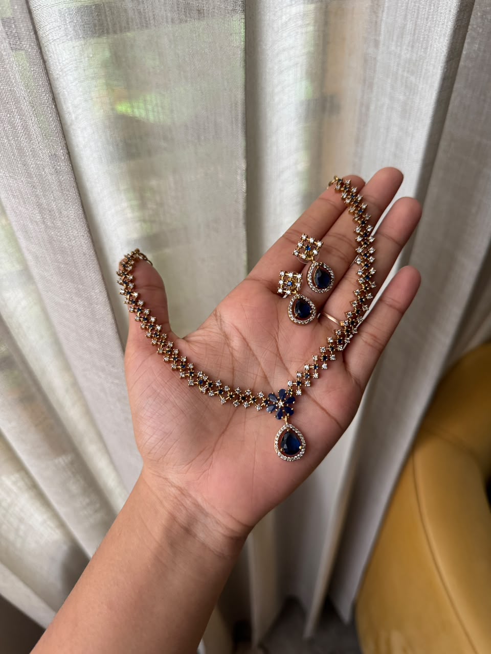 Gulabi Necklace Set HH181
