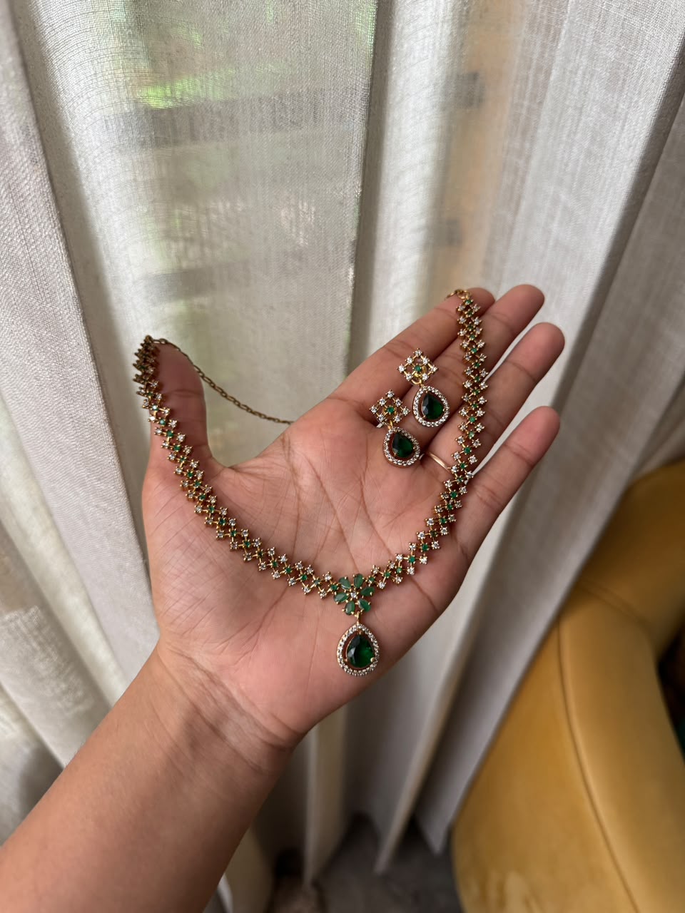 Gulabi Necklace Set HH181