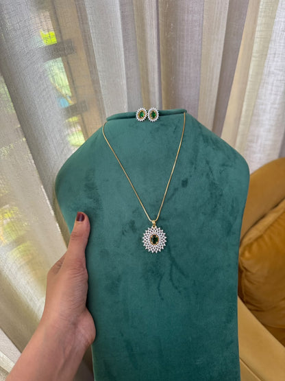 Noorika Pendant Set HH182